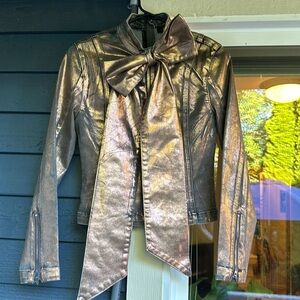 Statement piece❣️ Painted denim top with oversized bow